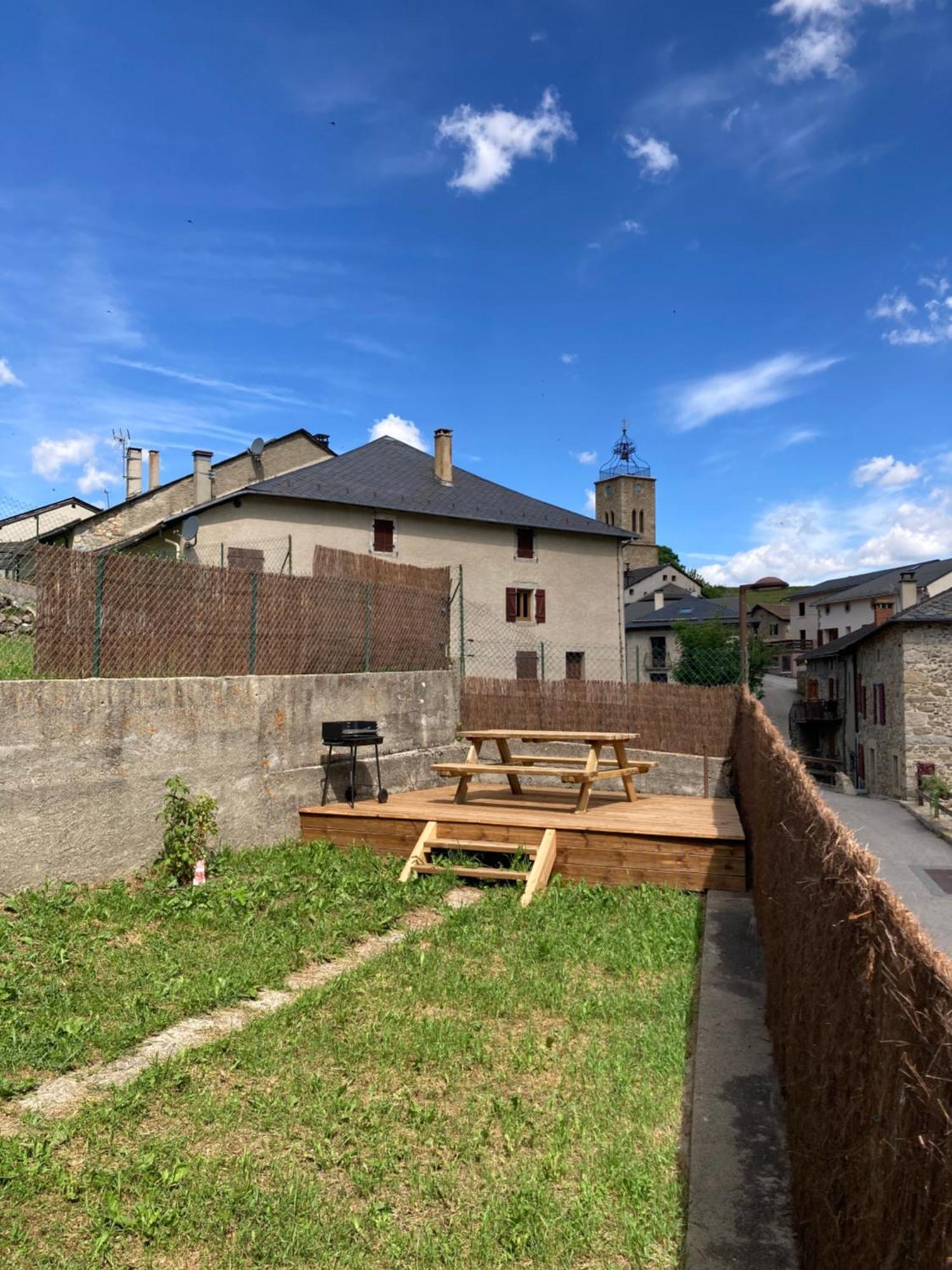 Maison Boutxy Le Clos Des Ours Matemale Exterior foto
