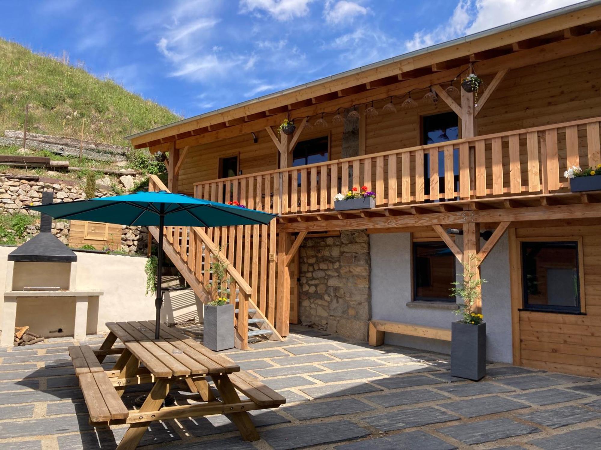 Maison Boutxy Le Clos Des Ours Matemale Exterior foto